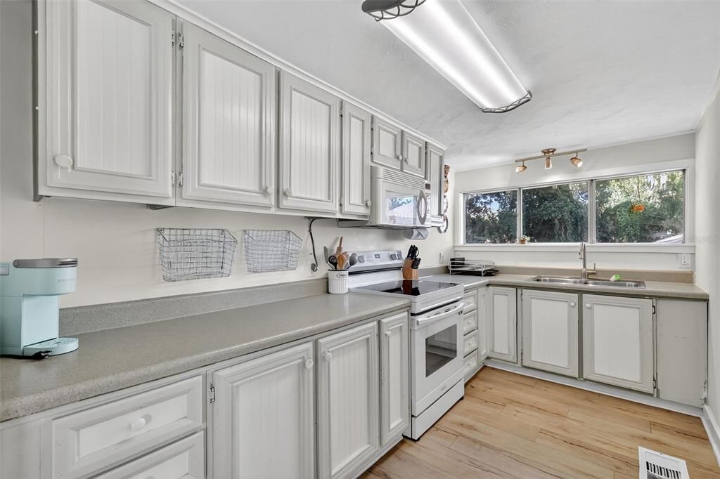 En Venta: $399,000 (3 camas, 2 baños, 1742 Pies cuadrados)