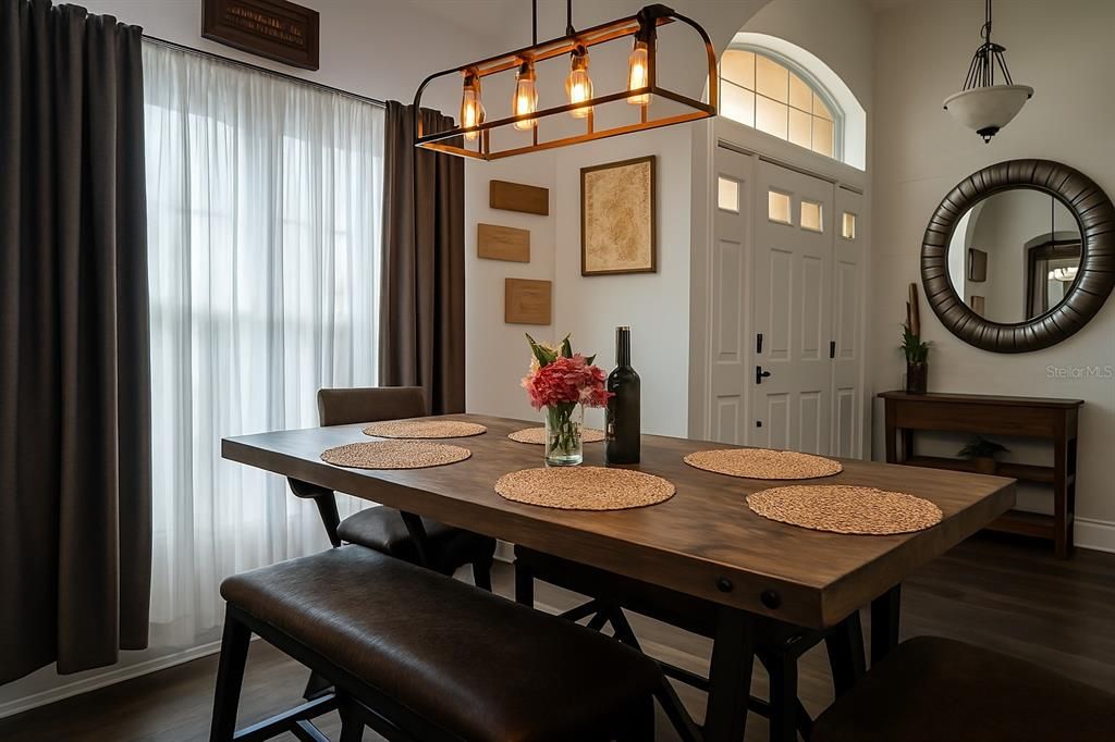 Activo con contrato: $798,000 (3 camas, 2 baños, 2221 Pies cuadrados)