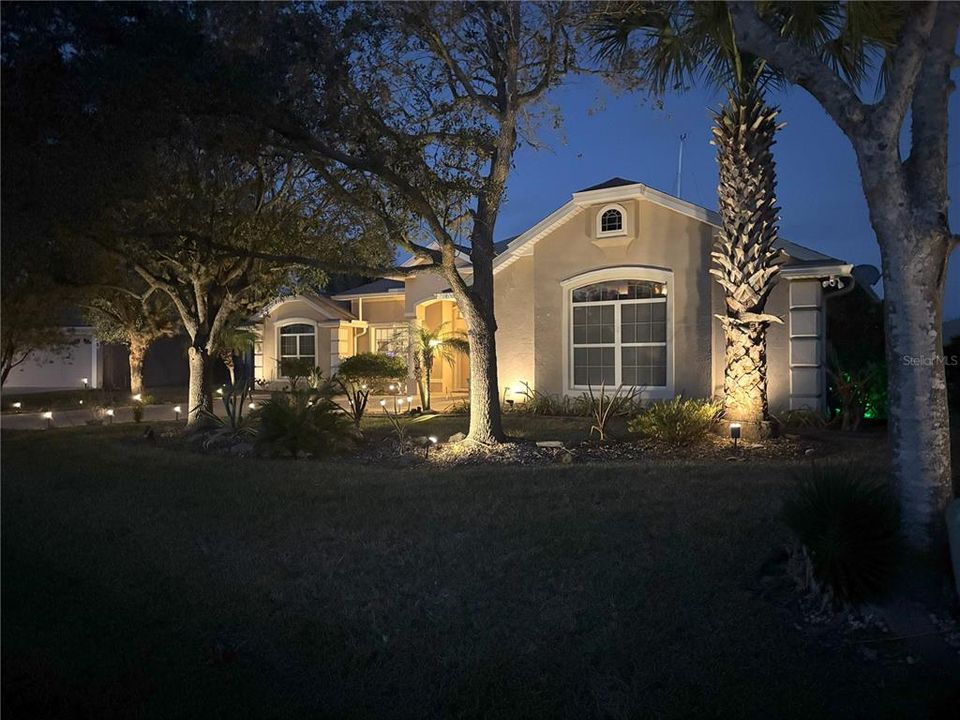 Activo con contrato: $798,000 (3 camas, 2 baños, 2221 Pies cuadrados)