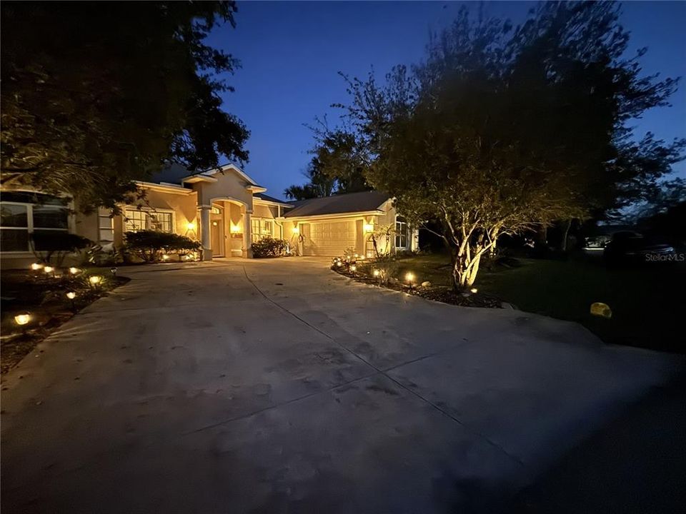 Activo con contrato: $798,000 (3 camas, 2 baños, 2221 Pies cuadrados)