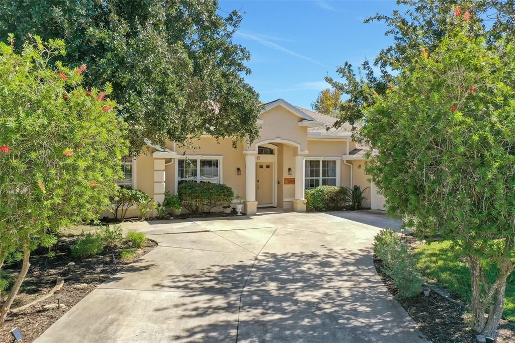 Activo con contrato: $798,000 (3 camas, 2 baños, 2221 Pies cuadrados)