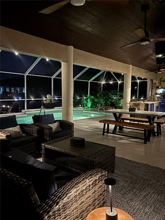 Activo con contrato: $798,000 (3 camas, 2 baños, 2221 Pies cuadrados)