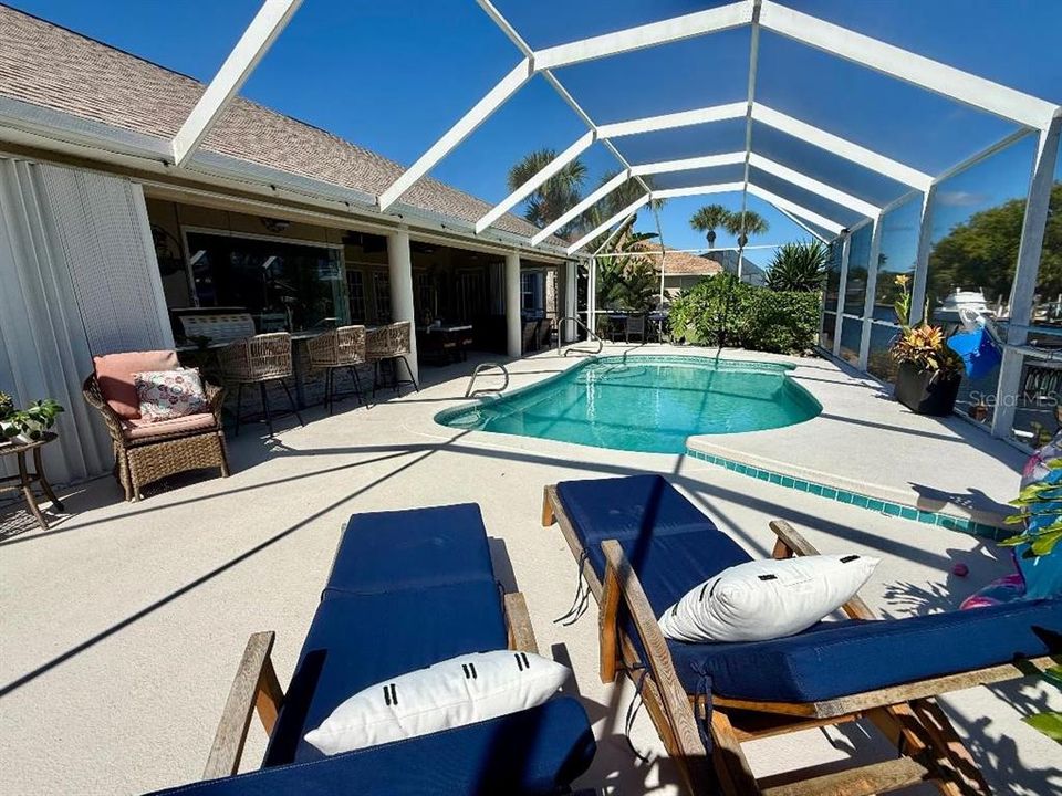 Activo con contrato: $798,000 (3 camas, 2 baños, 2221 Pies cuadrados)