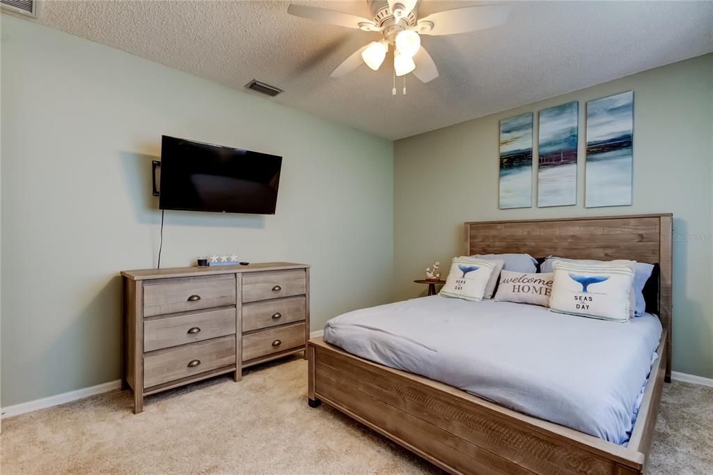 For Sale: $799,900 (4 beds, 3 baths, 2809 Square Feet)