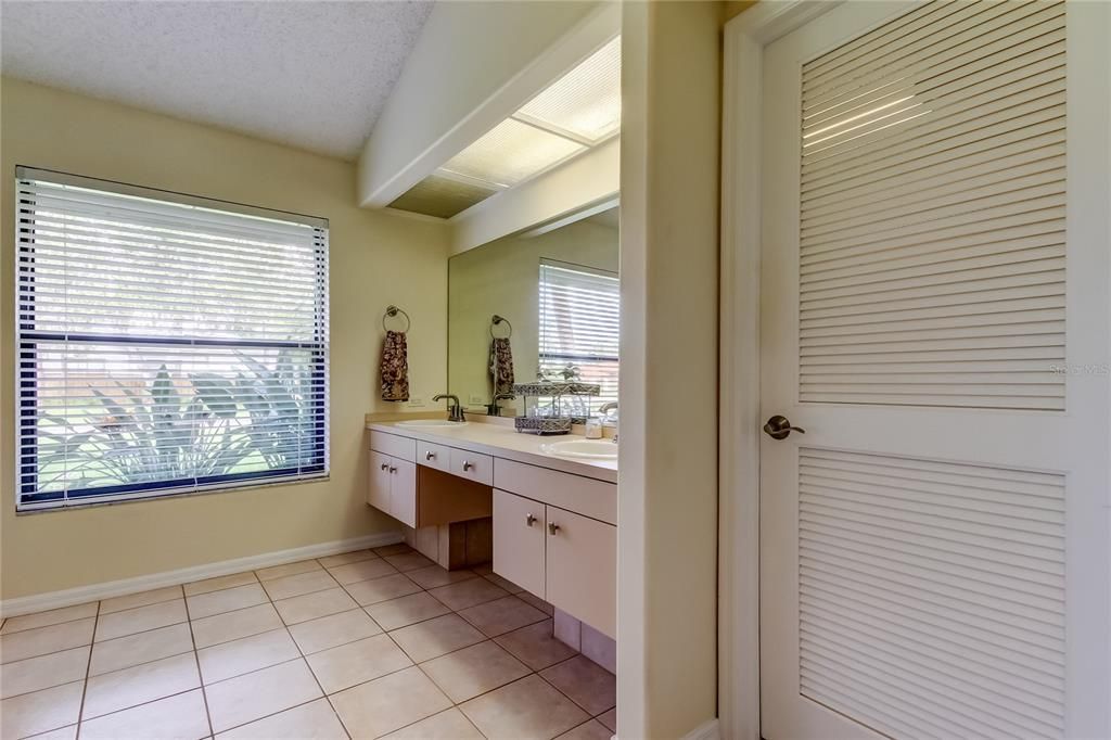 For Sale: $799,900 (4 beds, 3 baths, 2809 Square Feet)