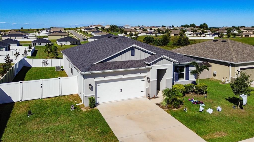 Active With Contract: $320,000 (4 beds, 2 baths, 1696 Square Feet)