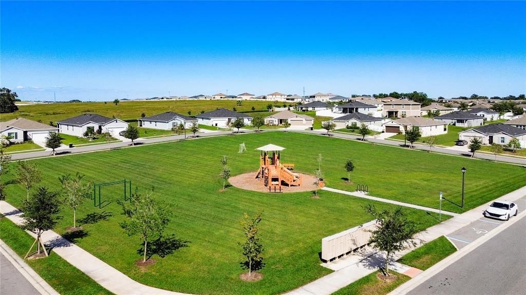 Active With Contract: $320,000 (4 beds, 2 baths, 1696 Square Feet)