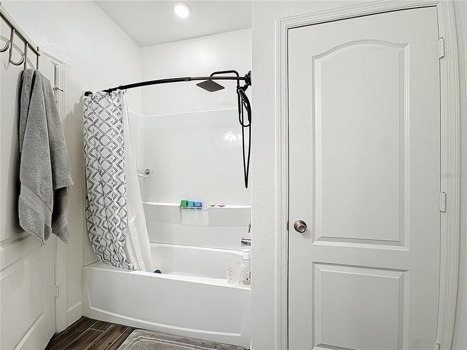 Active With Contract: $320,000 (4 beds, 2 baths, 1696 Square Feet)