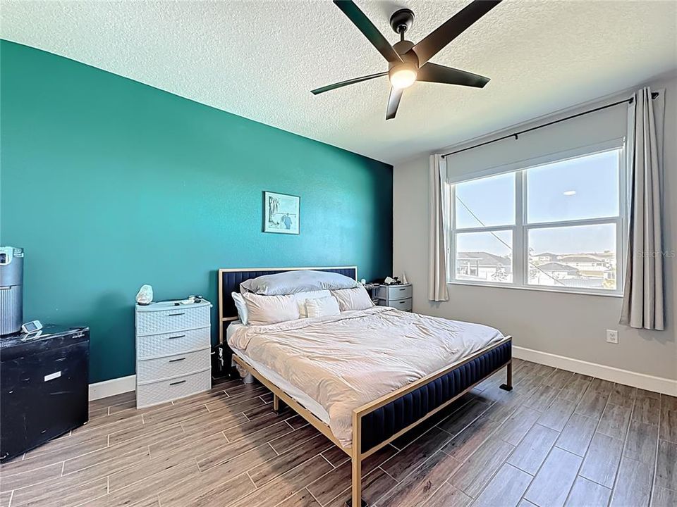 Active With Contract: $320,000 (4 beds, 2 baths, 1696 Square Feet)