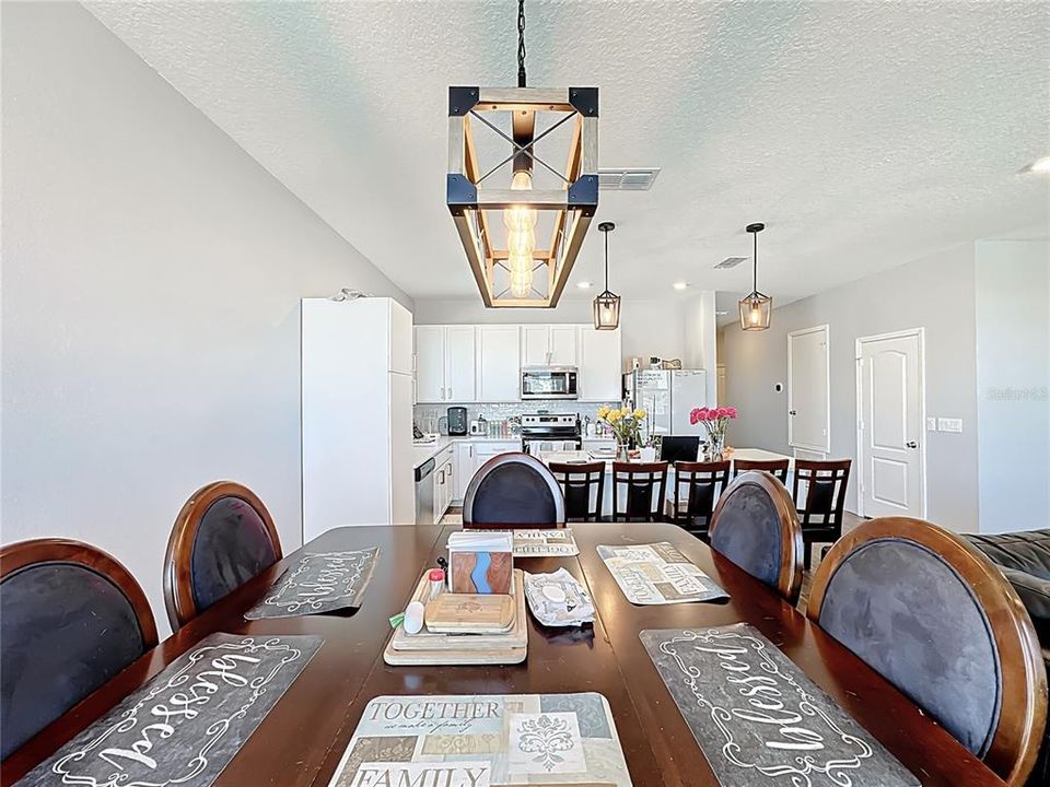 Active With Contract: $320,000 (4 beds, 2 baths, 1696 Square Feet)