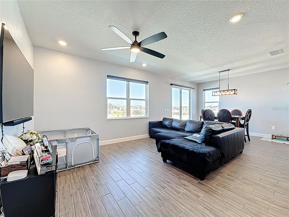 Active With Contract: $320,000 (4 beds, 2 baths, 1696 Square Feet)