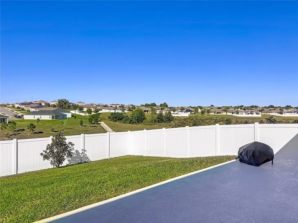 Active With Contract: $320,000 (4 beds, 2 baths, 1696 Square Feet)