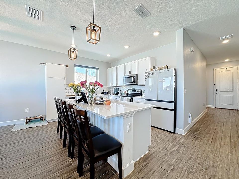 Active With Contract: $320,000 (4 beds, 2 baths, 1696 Square Feet)