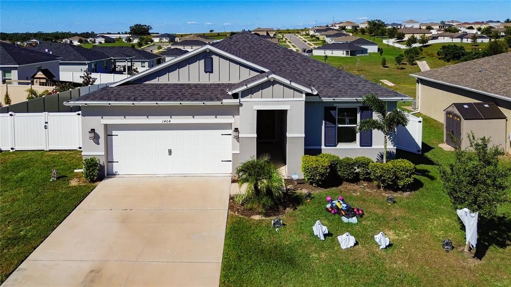 Active With Contract: $320,000 (4 beds, 2 baths, 1696 Square Feet)