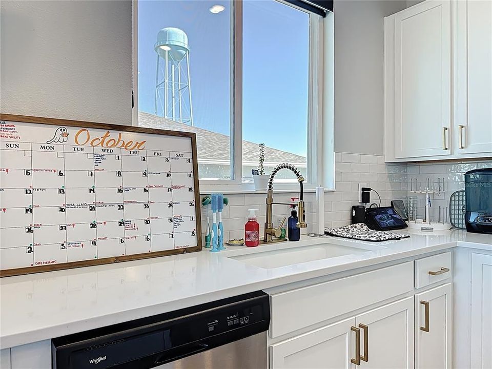 Active With Contract: $320,000 (4 beds, 2 baths, 1696 Square Feet)