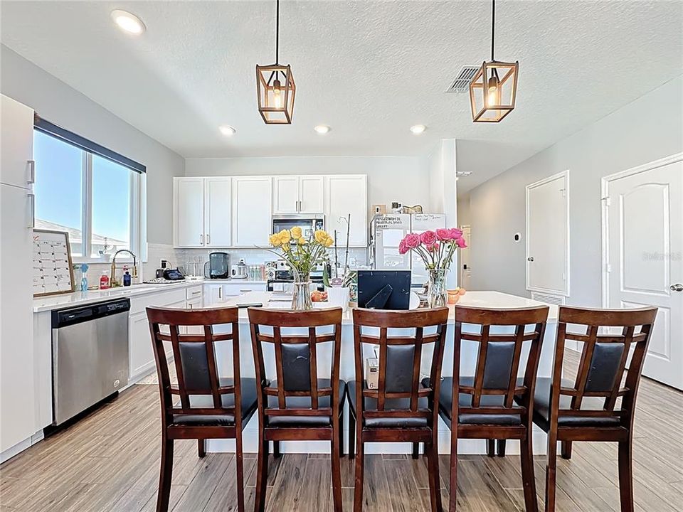 Active With Contract: $320,000 (4 beds, 2 baths, 1696 Square Feet)