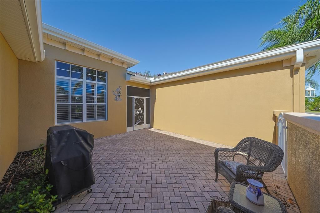 Active With Contract: $285,000 (2 beds, 2 baths, 1456 Square Feet)