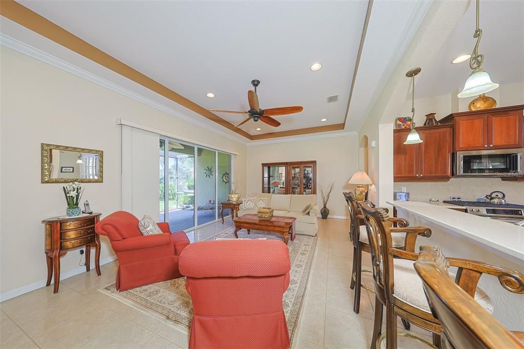 Active With Contract: $285,000 (2 beds, 2 baths, 1456 Square Feet)