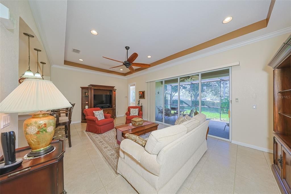 Active With Contract: $285,000 (2 beds, 2 baths, 1456 Square Feet)