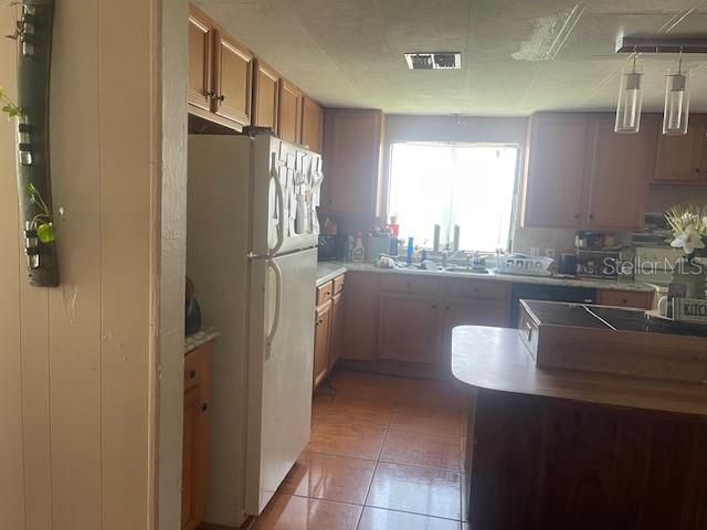 На продажу: $170,000 (2 спален, 2 ванн, 1462 Квадратных фут)