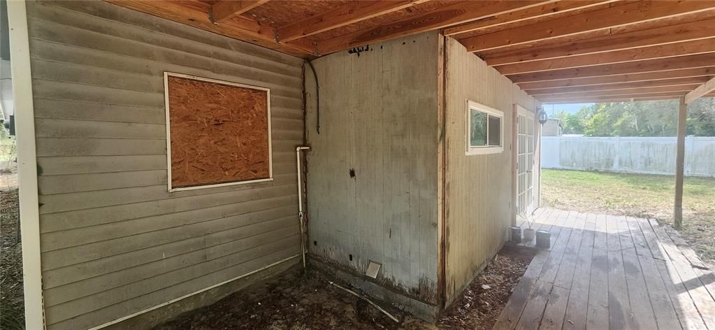 Под контрактом: $145,000 (2 спален, 1 ванн, 892 Квадратных фут)