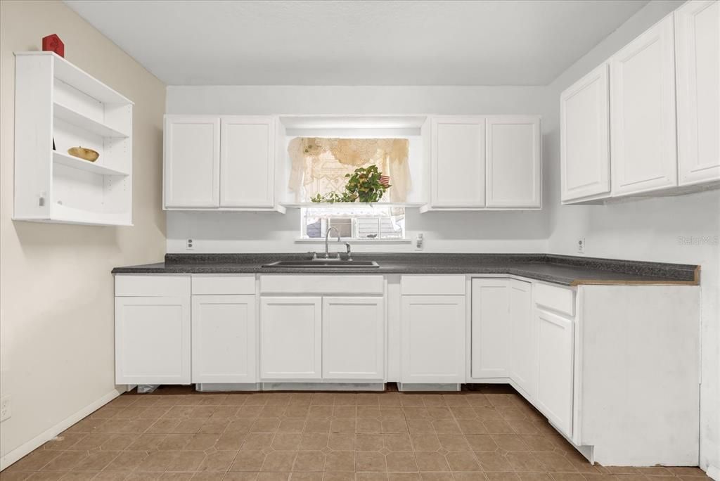 En Venta: $329,900 (0 camas, 0 baños, 1994 Pies cuadrados)