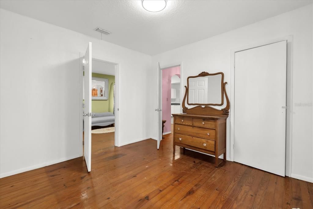 En Venta: $329,900 (0 camas, 0 baños, 1994 Pies cuadrados)