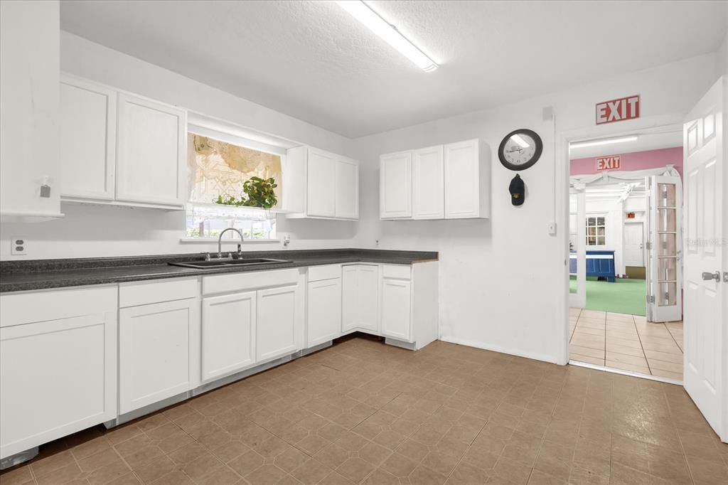 En Venta: $329,900 (0 camas, 0 baños, 1994 Pies cuadrados)