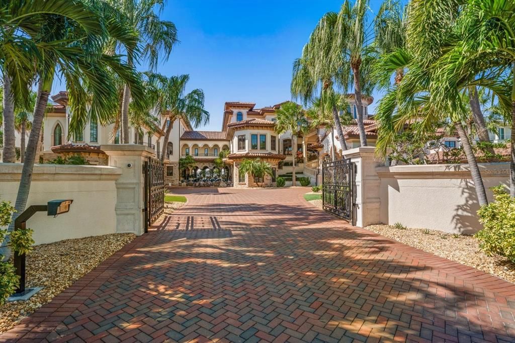 На продажу: $35,000,000 (10 спален, 11 ванн, 19578 Квадратных фут)