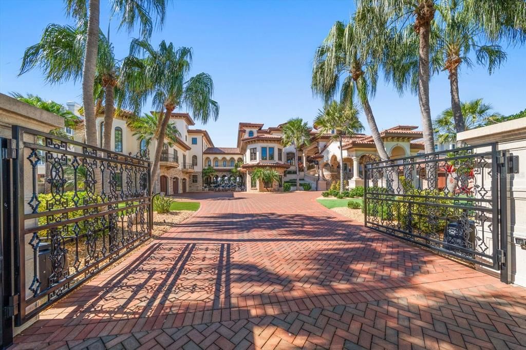 На продажу: $35,000,000 (10 спален, 11 ванн, 19578 Квадратных фут)