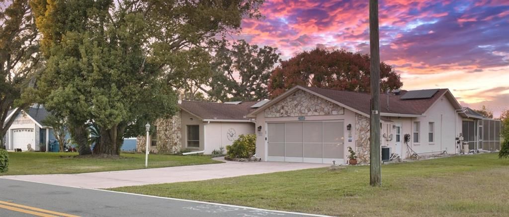 Recently Rented: $2,050 (3 beds, 2 baths, 2014 Square Feet)