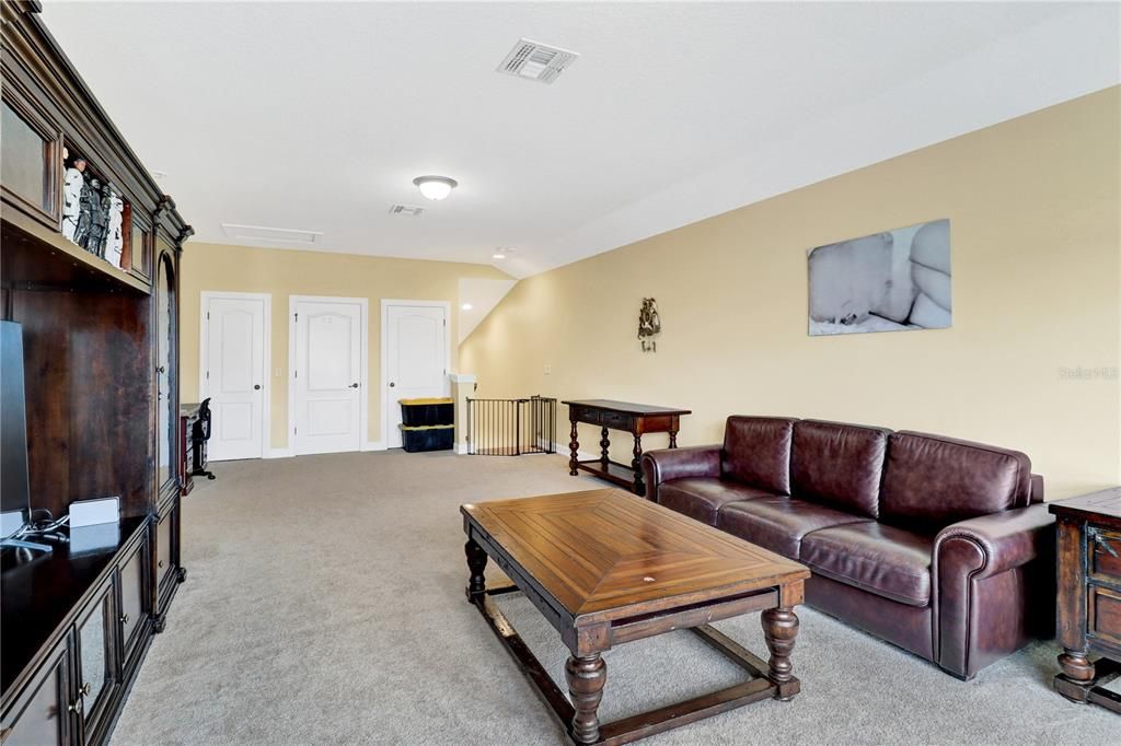 For Rent: $8,000 (5 beds, 4 baths, 3835 Square Feet)