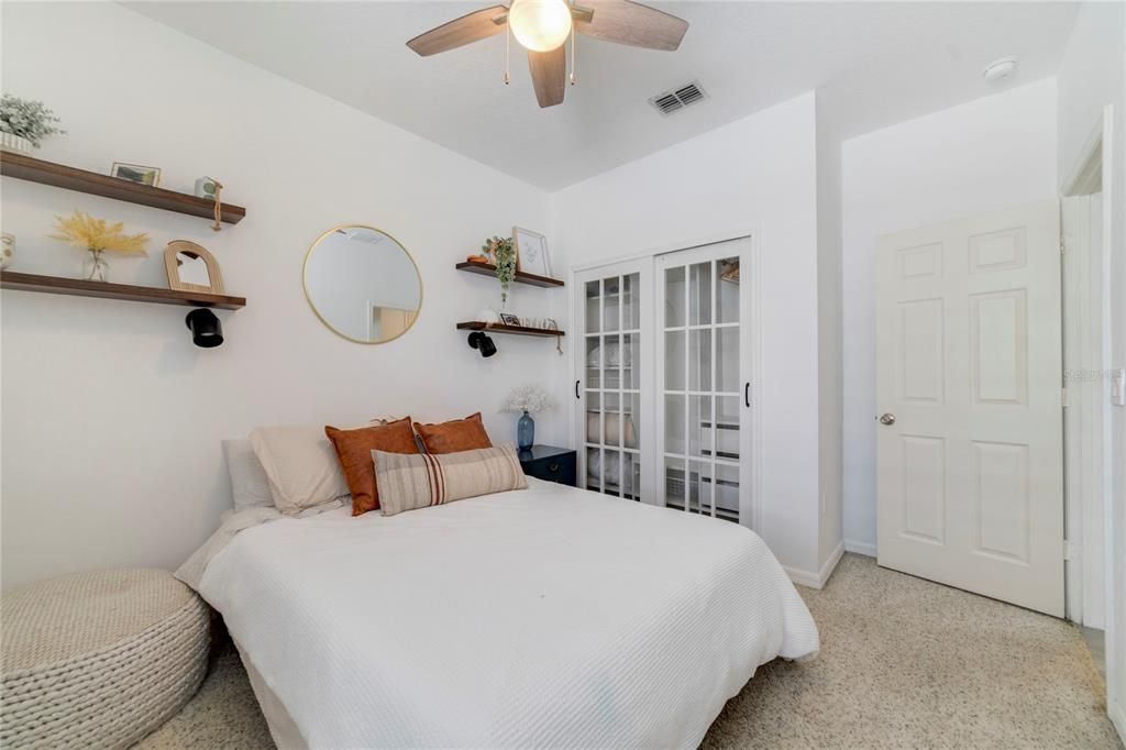 合同活跃: $365,000 (4 贝兹, 2 浴室, 1696 平方英尺)