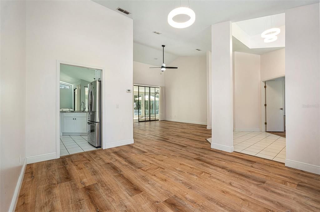 На продажу: $400,000 (4 спален, 2 ванн, 2543 Квадратных фут)