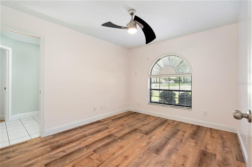 На продажу: $400,000 (4 спален, 2 ванн, 2543 Квадратных фут)