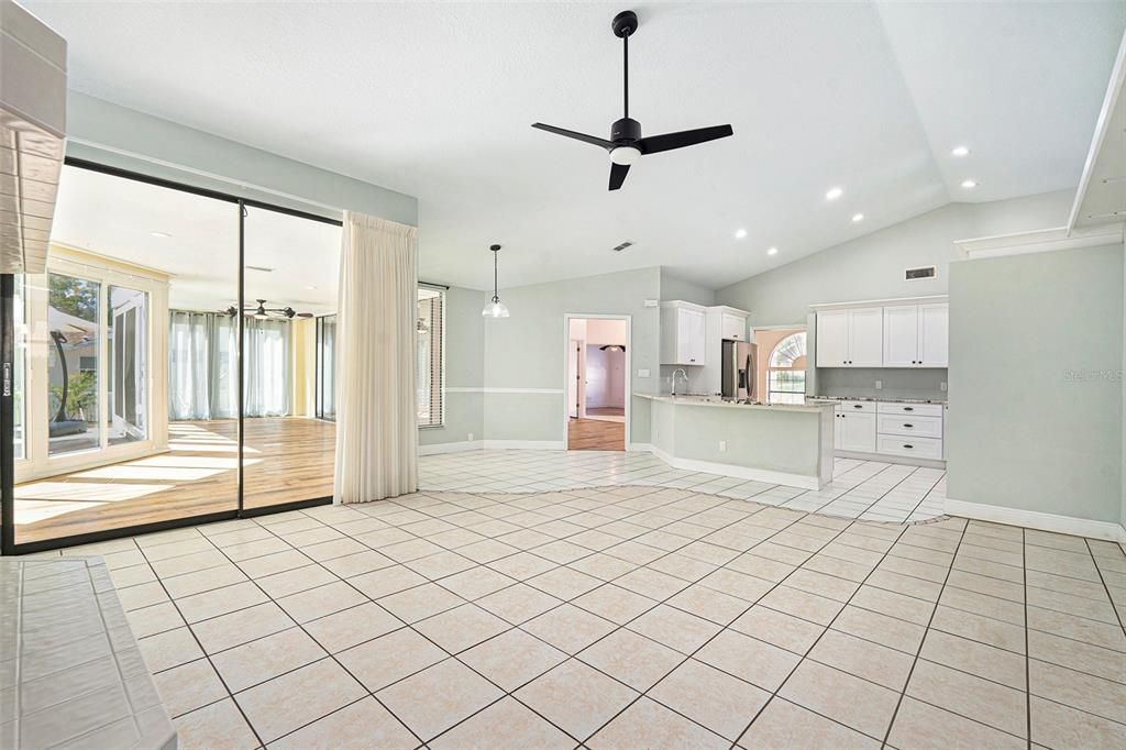 На продажу: $400,000 (4 спален, 2 ванн, 2543 Квадратных фут)