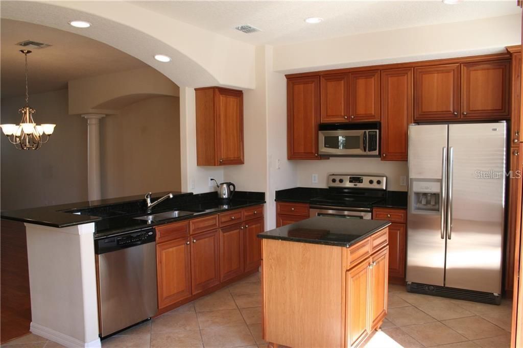 For Rent: $3,700 (3 beds, 3 baths, 1871 Square Feet)