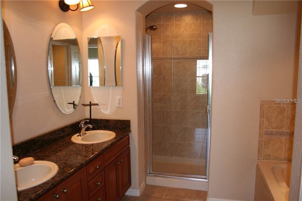 For Rent: $3,700 (3 beds, 3 baths, 1871 Square Feet)