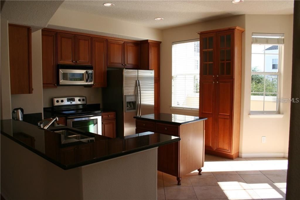 For Rent: $3,700 (3 beds, 3 baths, 1871 Square Feet)