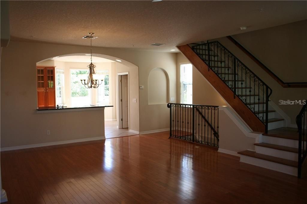 For Rent: $3,700 (3 beds, 3 baths, 1871 Square Feet)