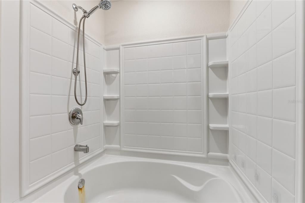 待售: $435,000 (4 贝兹, 2 浴室, 2491 平方英尺)