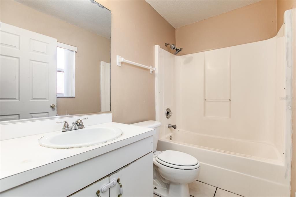 For Sale: $305,000 (4 beds, 2 baths, 1250 Square Feet)