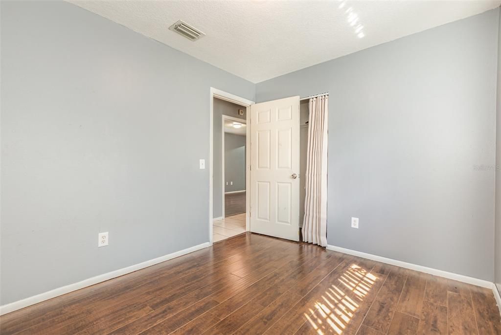 For Sale: $305,000 (4 beds, 2 baths, 1250 Square Feet)