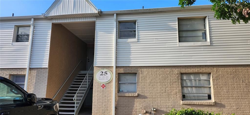 Active With Contract: $2,000 (4 beds, 2 baths, 1390 Square Feet)