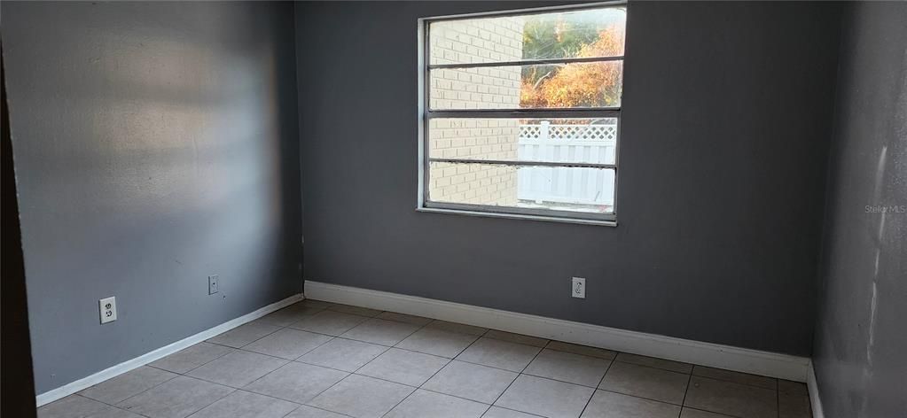 Active With Contract: $2,000 (4 beds, 2 baths, 1390 Square Feet)