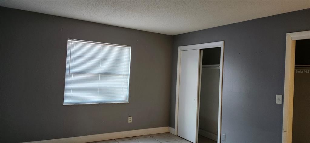 Active With Contract: $2,000 (4 beds, 2 baths, 1390 Square Feet)