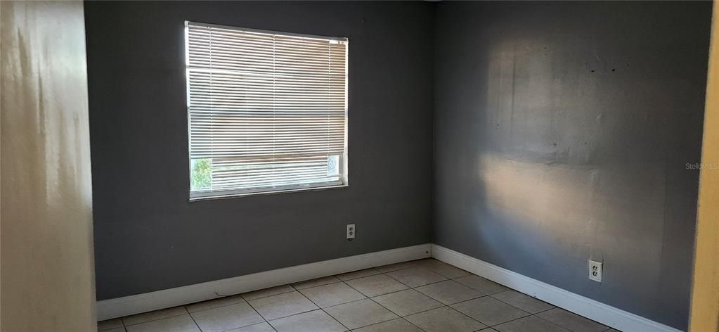 Active With Contract: $2,000 (4 beds, 2 baths, 1390 Square Feet)