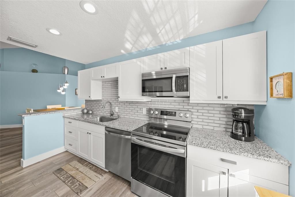 For Sale: $279,999 (3 beds, 2 baths, 1208 Square Feet)