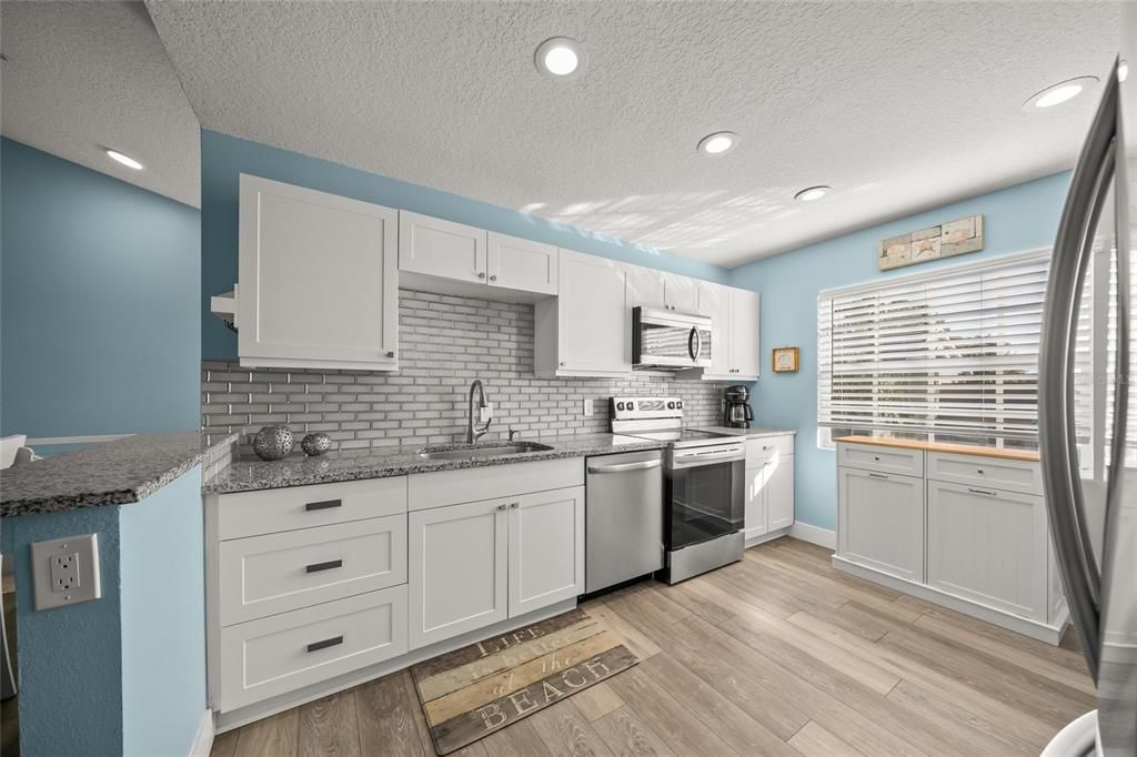 For Sale: $279,999 (3 beds, 2 baths, 1208 Square Feet)