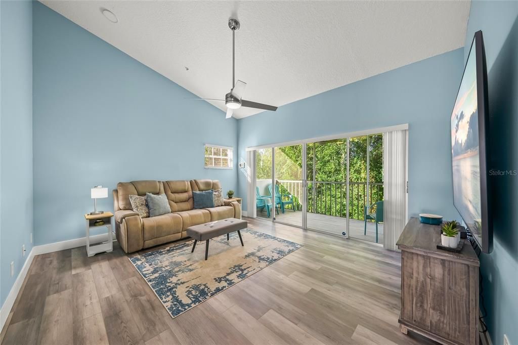 For Sale: $279,999 (3 beds, 2 baths, 1208 Square Feet)